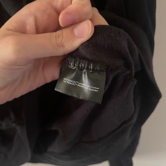 Summersalt The Softest French Terry Puff Sleeve Pulloverblack size large - Picture 9 of 12